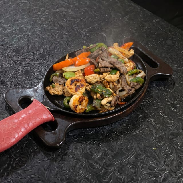 Fajitas Mixtas / Mixed Fajitas Plate.