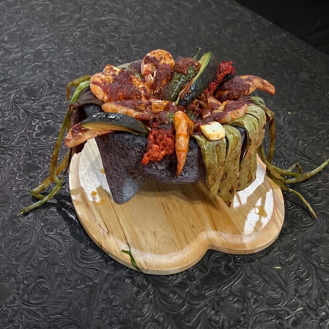 Molcajete Mexicano / Mexican Molcajete.