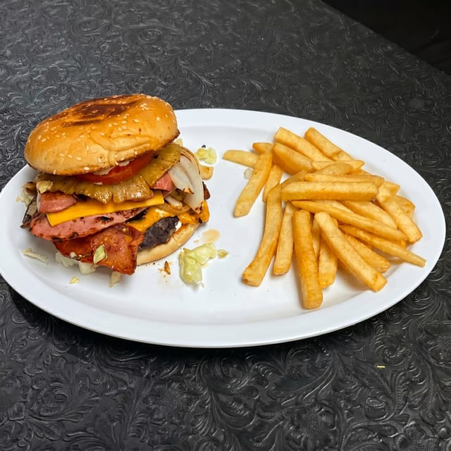 Mega Hamburger.